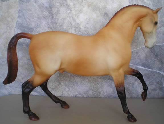 Breyer #720398 Sandstone Dun Light Bay Roemer SR Toys R Us Special Run 1998