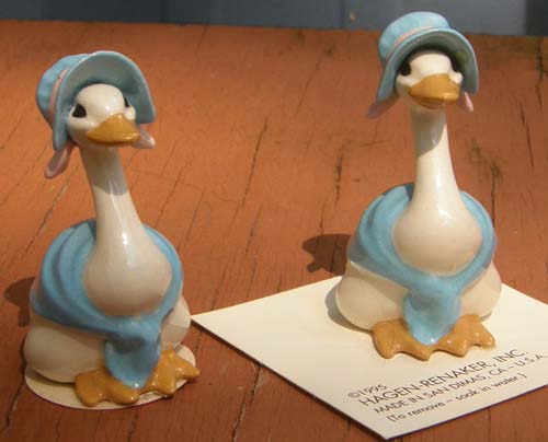 Vintage Hagen Renaker #2057 Mother Goose Style Two New Mother Goose Blue Bonnet & Shawl HR Mini China Ceramic Goose Figurine