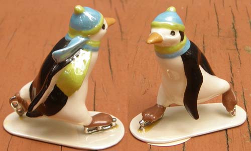 Vintage Hagen Renaker #3264 Penguin Skating Style Two Upright HR Mini China Ceramic Penguin Figurine