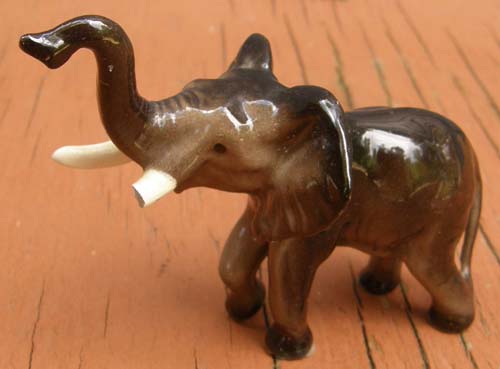 Vintage Hagen Renaker #263 Elephant Mama Facing Left HR Mini China Ceramic Elephant Figurine