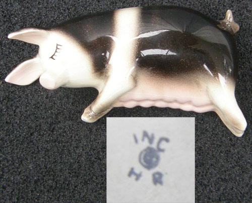 Vintage Hagen-Renaker #822 Pig Mama Nursing Mama Pig Lying Down Hampshire Hog HR Mini China Pig Figurine