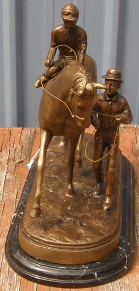 Bronze Racehorse Statue Edwin Bogucki Replica Secretariat Thoroughbred Race Horse Statue Copy on Marble Base TB Horse Racing Bronze Statue