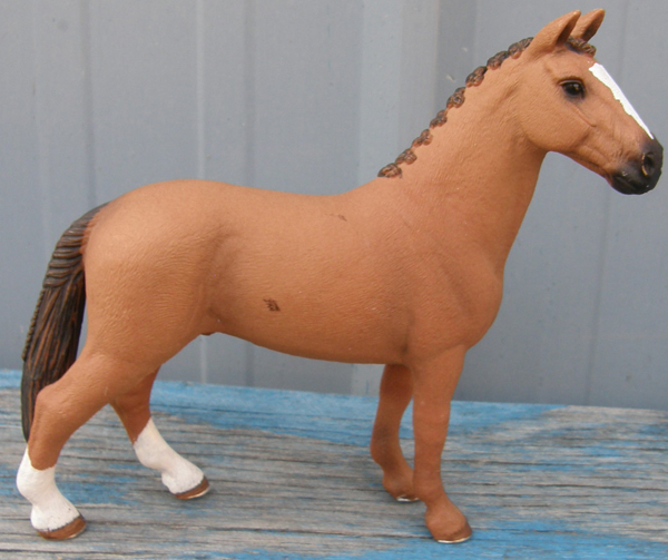 Schleich Hanoverian Gelding Red Dun Horse Figurine #13837