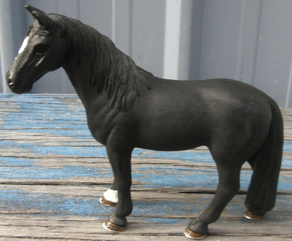 Schleich Tennessee Walker Gelding Black TWH Horse Figurine #13832
