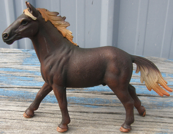 Schleich Liver Chestnut Mustang Stallion Horse Figurine #13805