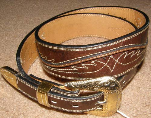 Larry Mahan Leegin Mens Leather Belt with Raised Arrow Detail & Stitching Leather Western Belt with Engraved Gold Belt Buckle 34"