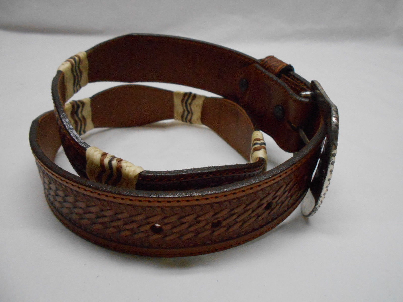 Tony Lama Scalloped Leather Western Belt Basketweave Tooled Leather & Braided Rawhide Trim with Engraved Silver Belt Buckle Lt Oil 32 California Braid Trim