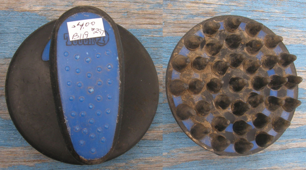 Tough-1 Great Grips Curry Cone Tooth Body Curry Grooma Curry Massaging Horse Brush