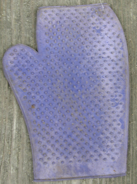 Rubber Grooming Mitt Childs Purple