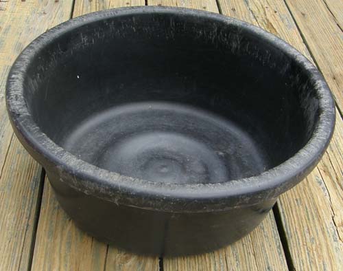 Round Plastic Feed Pan Feed Tub Feed Bucket Water Tub Black