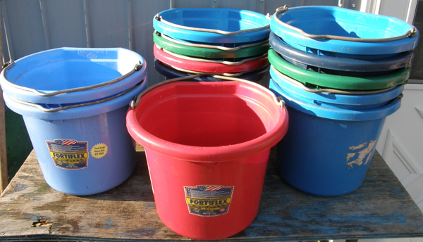 Fortiflex 20 Quart Flat Back Bucket Heavy Duty Water Bucket BPA Free Feed Bucket Sky Blue Royal Blue Green Red Navy Blue