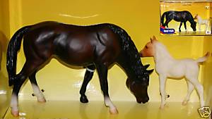 Breyer #3352 Grazing Mare and Foal Bay Grazing Mare Pinto Sea Star
