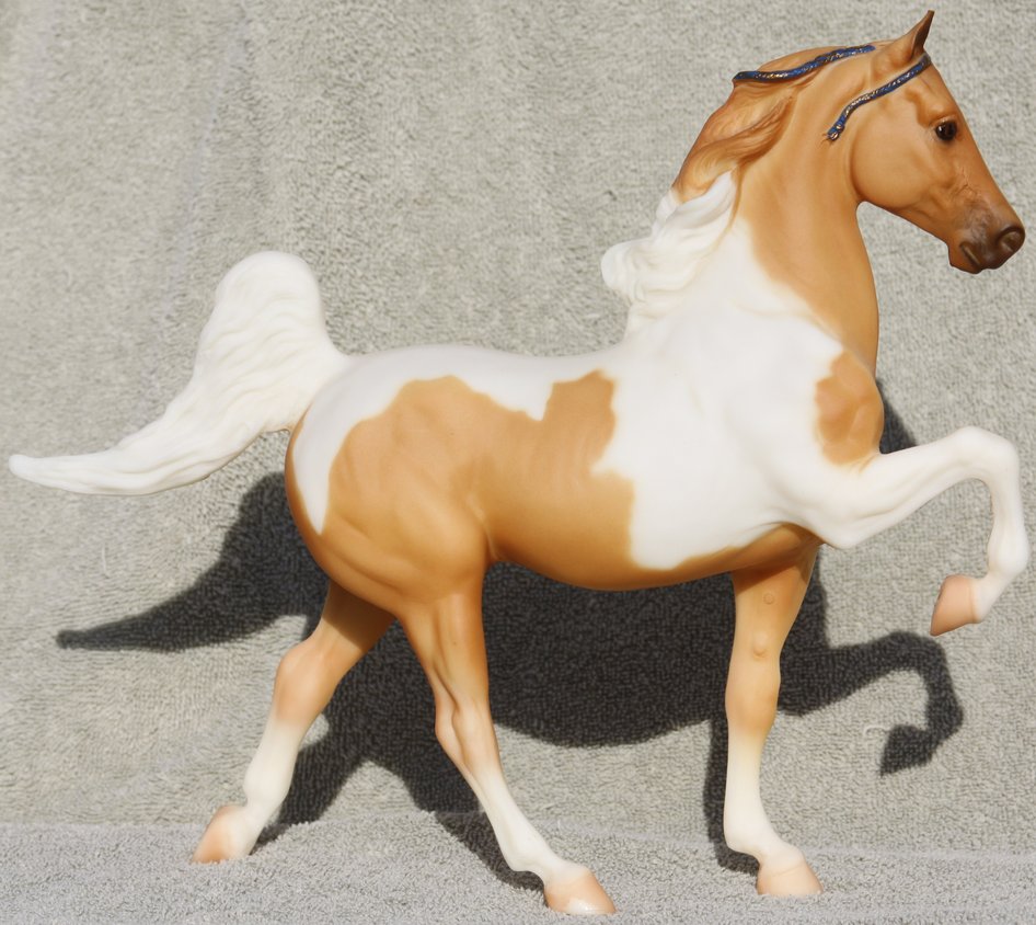 Breyer #700298 A Class Act Palomino Pinto Five Gaiter SR Fall Show Special Run 1998