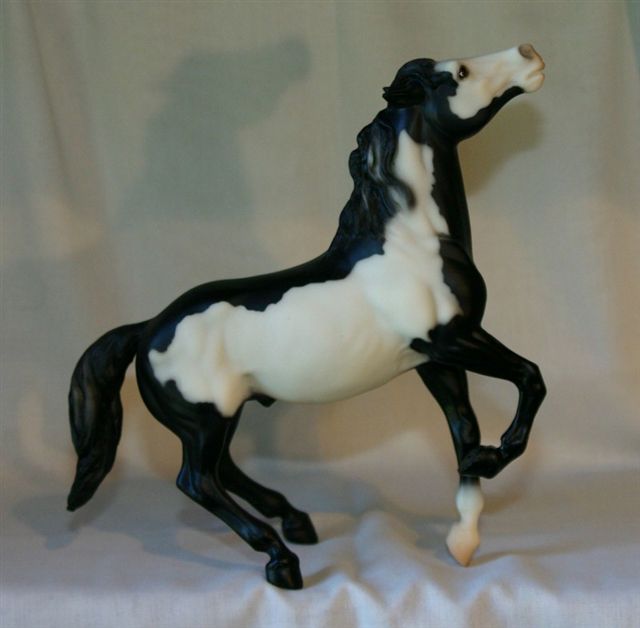 Breyer #720198 Renegade Overo Pinto Mustang SR Black Paint Semi Rearing Mustang Special Run Toys R Us 199