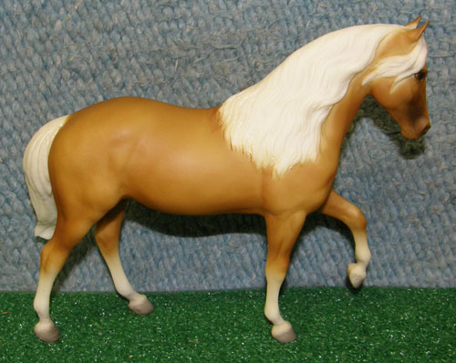Breyer #867 Tesoro Palomino Paso Fino El Pastor Cips