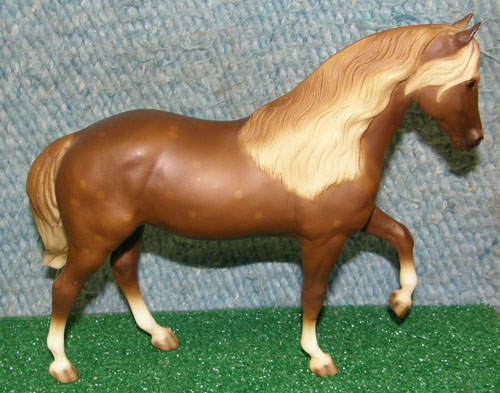 Breyer #914 Tobe Rocky Mountain Horse Chocolate Sorrel Rocky Mt. Horse Paso Fino El Pastor