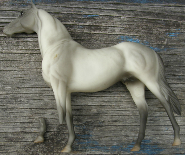 Breyer #264 Apache B Ranch Classic Racehorse Pale Grullo Grey Man O'War TB Race Horse