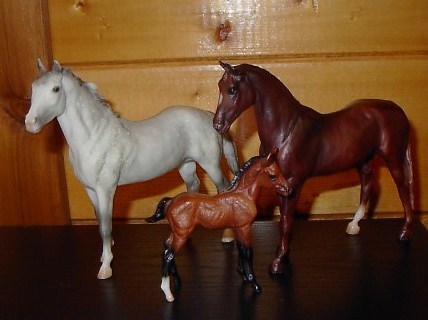 Breyer #3347 Trakehner Family Set Classic Chestnut Jet Run Greyer Duchess Bay Mustang Foal