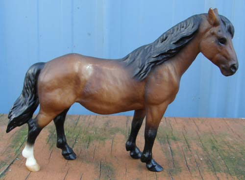 Breyer #713092 Bay Mustang Mare SR Mustang Family Set Sears 1992