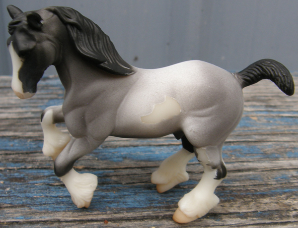 Breyer #5905 Stablemate Blue Roan Sabino Clydesdale Blue Roan Pinto Drafter