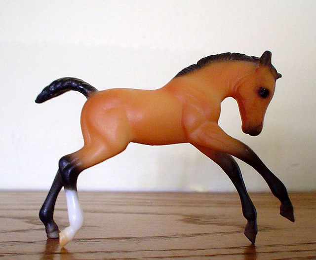 Breyer #59980 Stablemate Buckskin Scrambling Foal