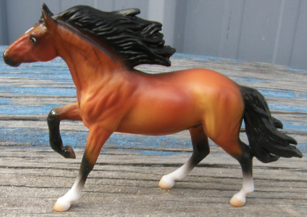 Breyer #6058 Stablemate Deluxe Horse Collection Bay Mirado Andalusian SM