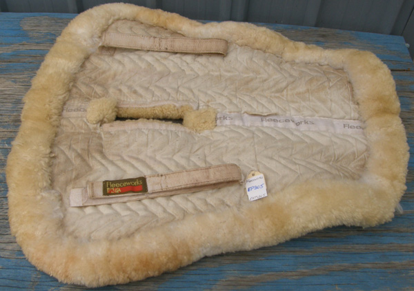 Fleeceworks Sheepskin Half Pad Wither Relief Numnah Fleece Quilted Half Pad White