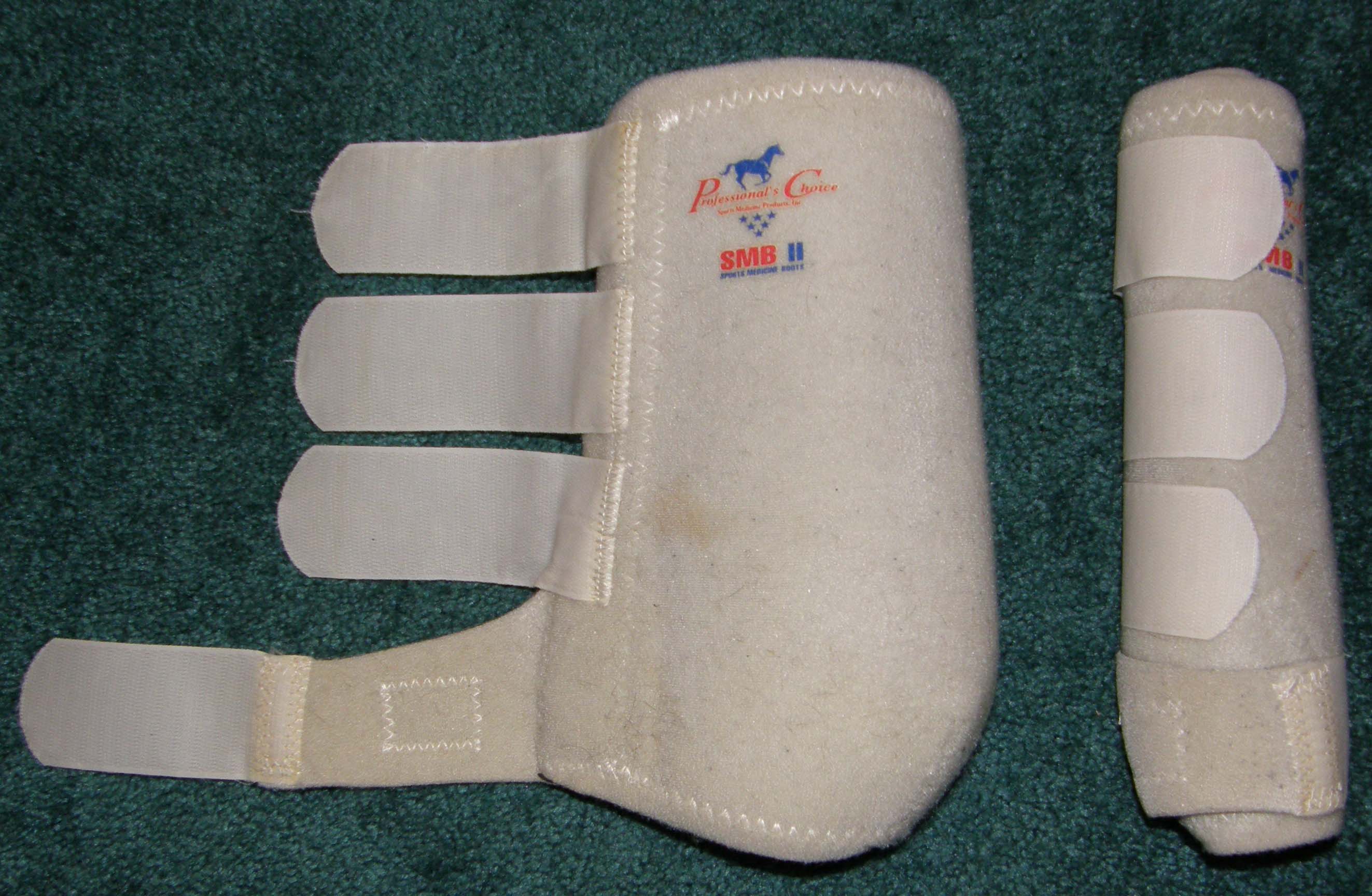Tough-1 Pair of Quilted Combo Leg Wraps with /"Quick Grip/" Closure