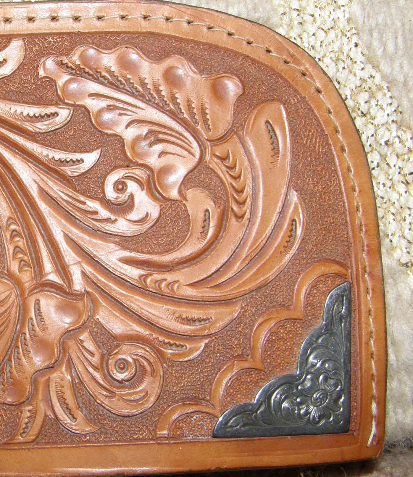 Mayatex Western Show Blanket Floral Tooled Wear Leathers by Circle Y Western Show Pad with Montana Silversmiths Silver Conchos